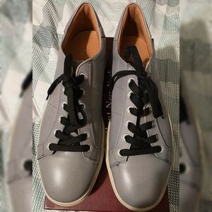 New in Box To boot new york Adam Derrick sneakers Sz. 10.5